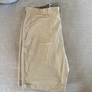Mens NWT Volcom Frickin Modern Straight Khaki shorts size 36